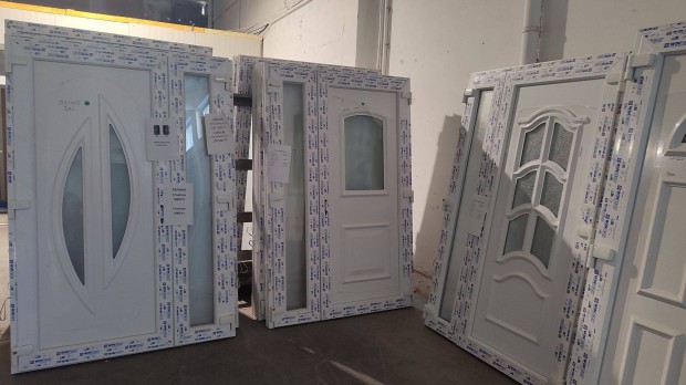 Új műanyag bejárati ajtók minden méretben raktárról