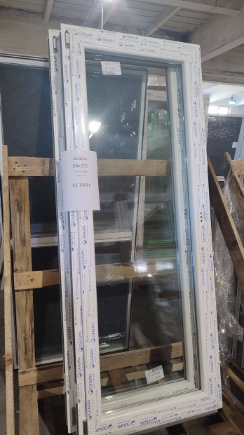 Új műanyag fehér ablakok kedvező áron azonal raktárról