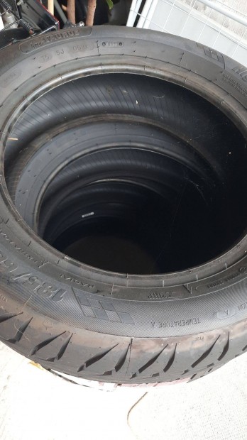 j nyrigumi 185/60 R15 Taurus 4db