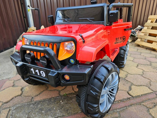 j ris Piros 2 szemlyes 4X4 Wrangler Jeep gyerek elektromos aut t