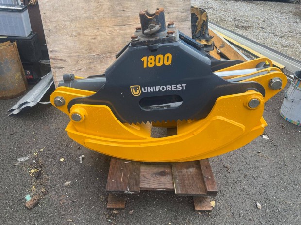�j r�nkfog� kan�l elad�, Uniforest 1800