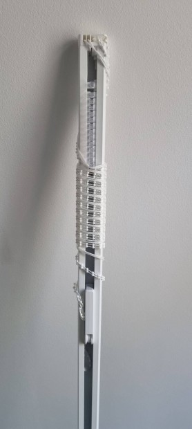 �j szalagf�gg�ny karnis elad�,k�l�nb�z� m�retben.�ra:7.500.ft/m