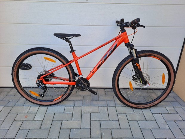 j trcsafkes 27,5-es KTM 