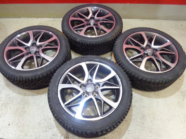 Új téli Toyota Corolla gyári garnitúra 17"