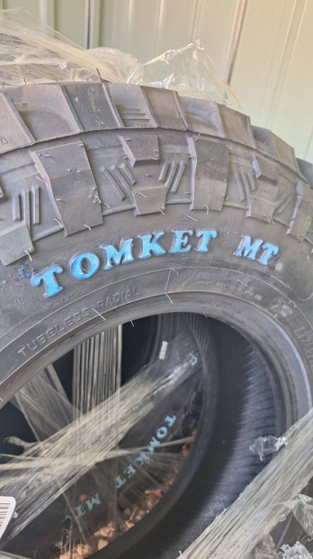 Új terepgumik 245/75R16