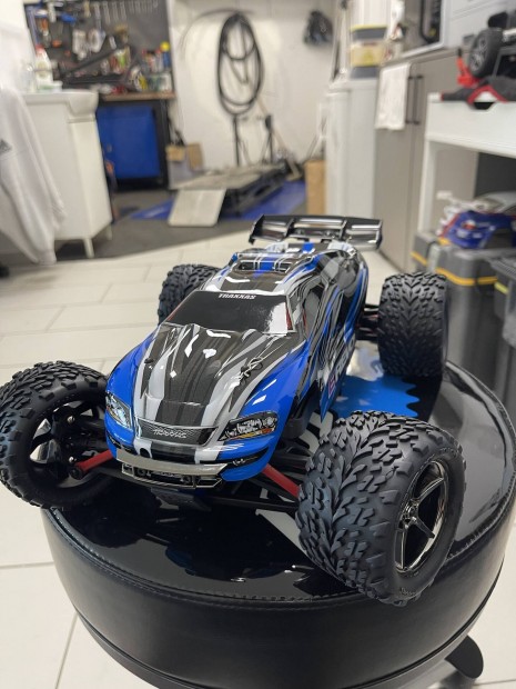 j traxxas E-Revo kk 1/16 tvirnyts aut!