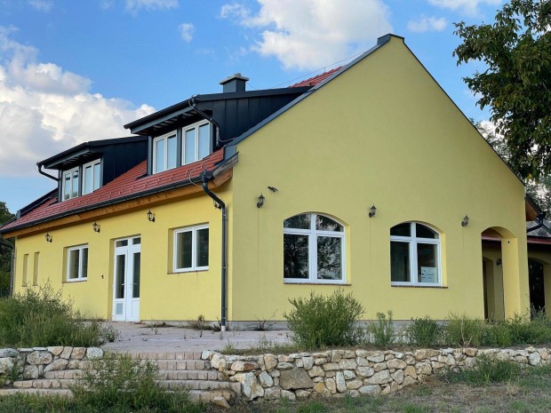 Újépítésű 240m2 (családi ház, nyaraló, panzió) Siklóson