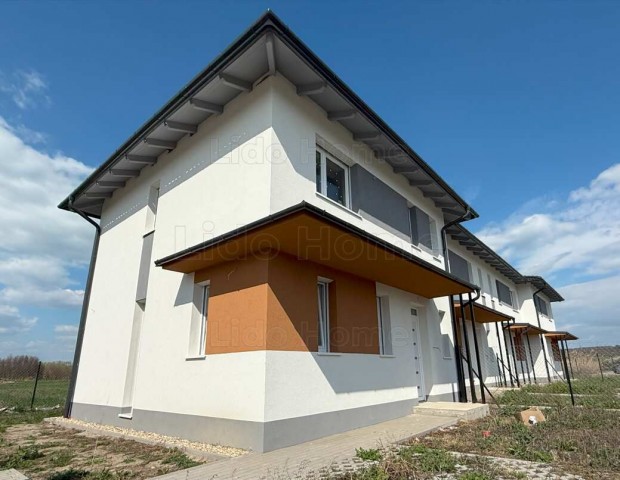 Újépítésű családi ház Balatonföldváron!