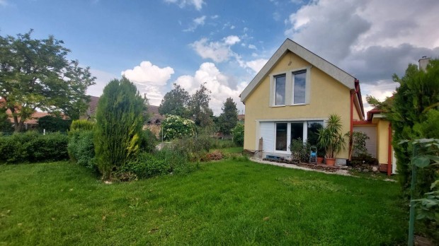 �j�p�t�s� h�z lak�ira v�r