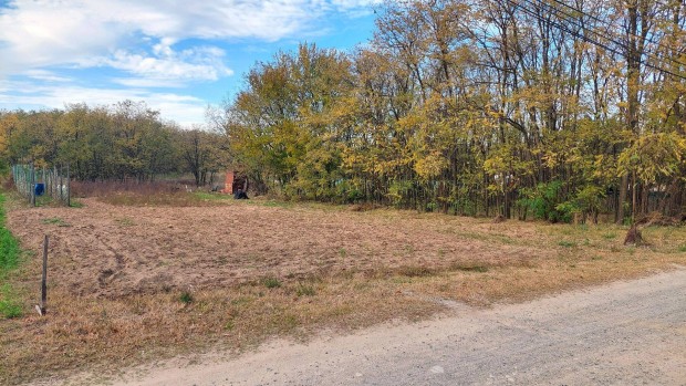 �jfeh�rt�n k�t egym�s mellett l�v� �p�t�si telek elad�!