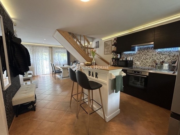 �jlengyeli elad� 75 nm-es h�z