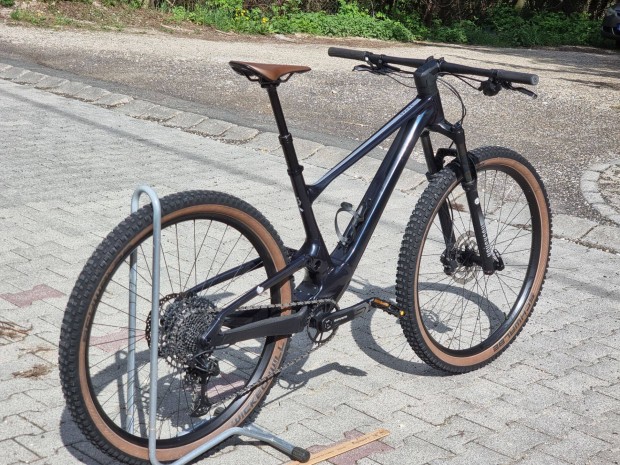 Újsz. 2023 Scott Spark fully MTB Rock Shox twinlock Cube Specialized