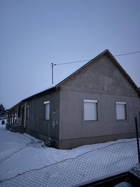 �jsz�szi csal�di h�z, 90% �j�p�t�s� 110nm