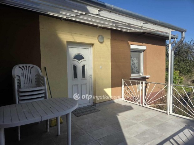 �jsz�szi elad� 89 nm-es h�z