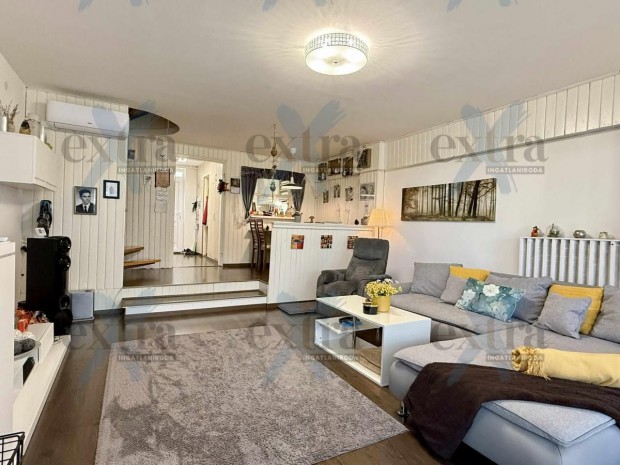 �jszegedi, fel�j�tott sorh�z