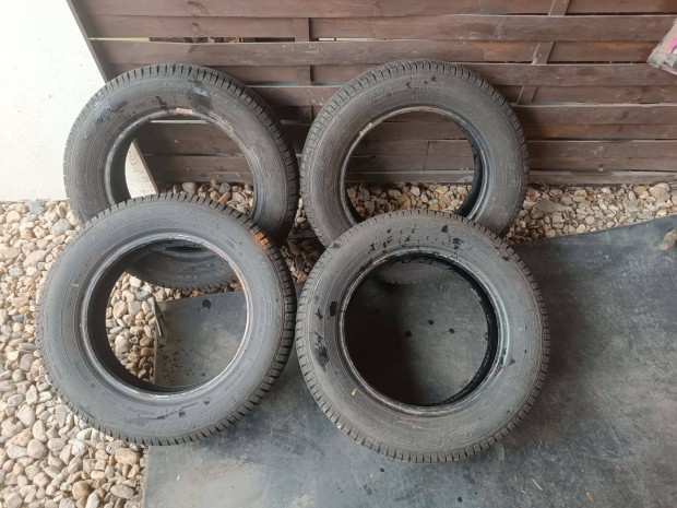 �jszer� 14" 165/70 R 14 ny�ri gumi elad�!