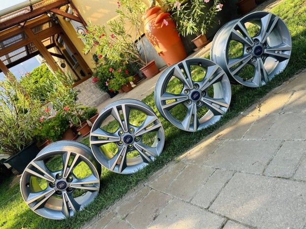 Újszerű 16" 5x108 7J ET50 Ford alufelni eladó! Gumival is!
