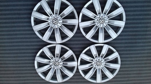 Újszerű 17 colos gyári Vw dísztárcsa garnitúra