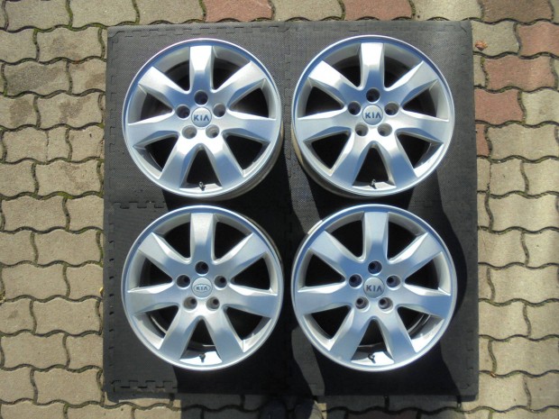 jszer 17-es KIA gyri alufelni elad