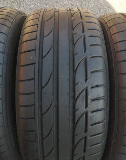 Újszerű 225/40 19 Bridgestone nyári gumi r19 " dot20