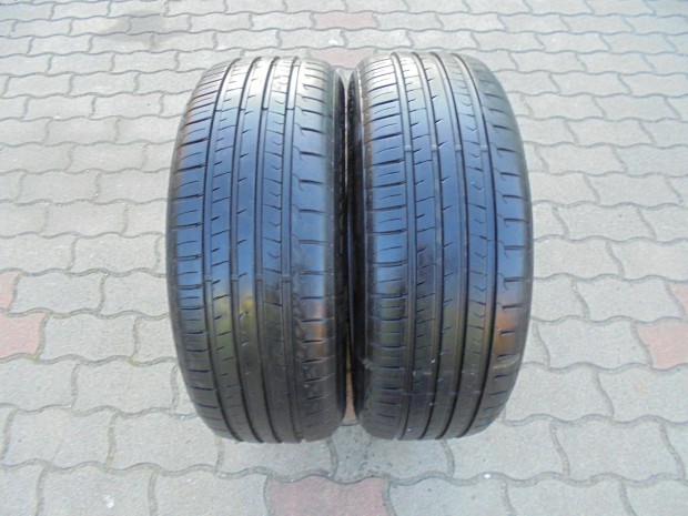 Újszerű 225/55 R 17-Es nyári gumi pár eladó