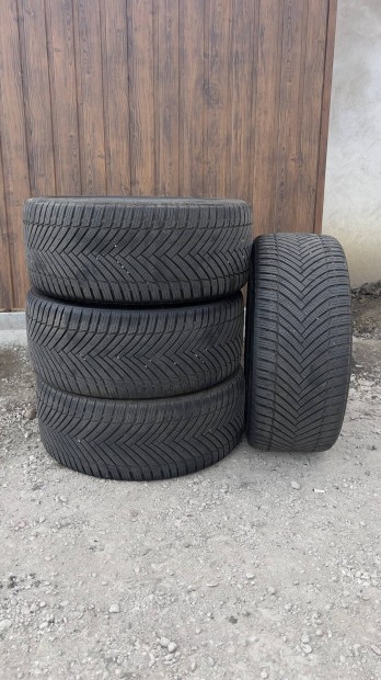 Újszerű 4 évszakos gumi 255/35R20