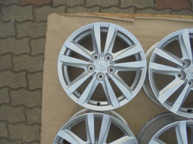 jszer 5 x 114.3-as Mitsubishi eredeti alufelni elad