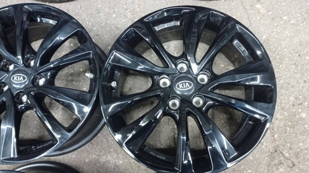 Újszerű 5x114,3 lyukosztású 17 colos Kia/Hyundai használt alu felni