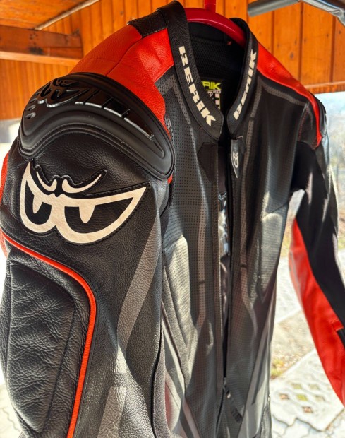 �jszer� Berik Egyr�szes Motoros B�rruha