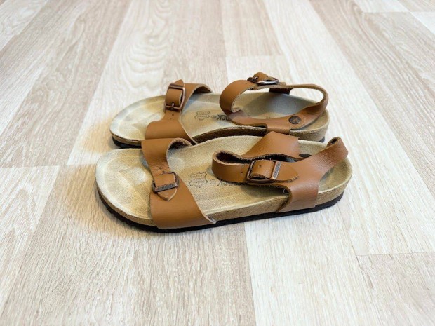 Újszerű Birkenstock bőr szandál 37 -es