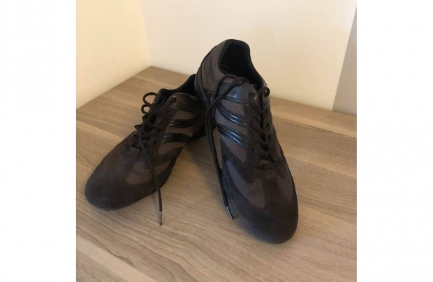 Újszerű Boss bőr cipő eladó ( 41-es méret )