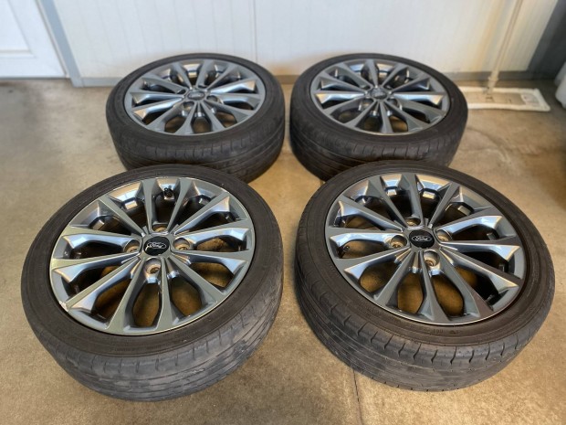 �jszer� Ford Fiesta 16" Antracit gy�ri alufelni szett Tpms 