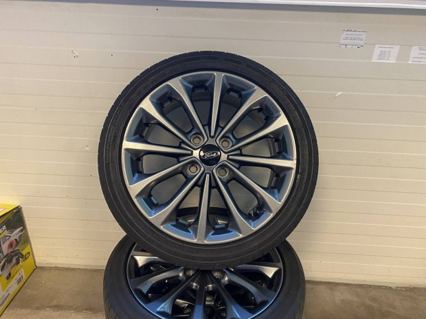 �jszer� Ford Fiesta gy�ri 17"-os felni szett 4x108