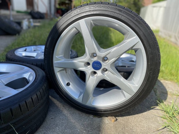 Újszerű Ford Focus 3 gyári 18"-os felni szett 5x108