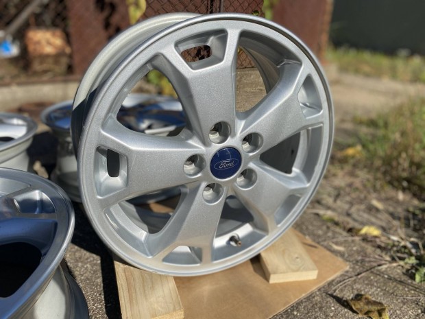 jszer Ford Transit Tourneo/Connect gyri 16"-os alufelni 5x108