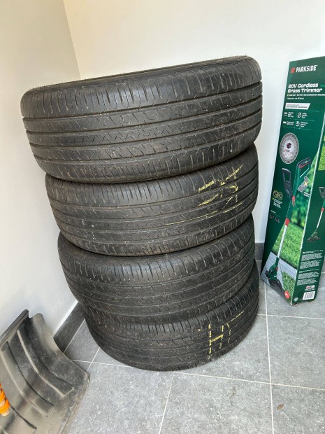 �jszer� Goodyear ny�rigumi elad�