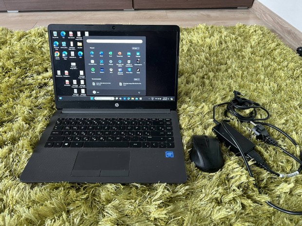 jszer HP 240 G8 laptop elad