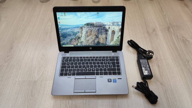 Újszerű HP Elitebook 840 G2 14" laptop i5-5300U,16GB,Win10,SSD,Új aksi
