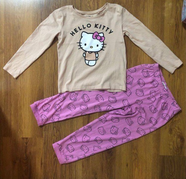 jszer Hello Kitty pizsama 122-es