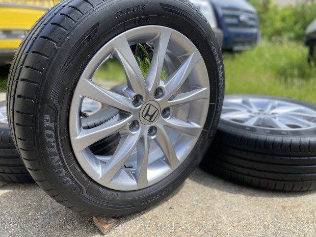 Újszerű Honda Civic mk9 gyári alufelni 205/55R16 nyári!