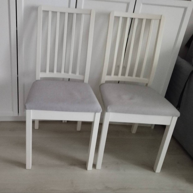 �jszer� IKEA Ekedalen feh�r �tkez�sz�k (2 db)