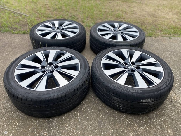 Újszerű Kia Sportage gyári 19"-os alufelni szett