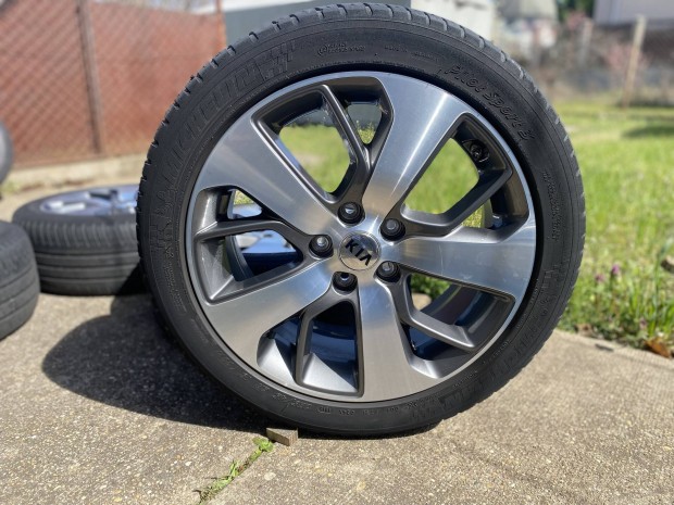 Újszerű Kia e-Niro gyári 18"-os kerék szett 5x114.3