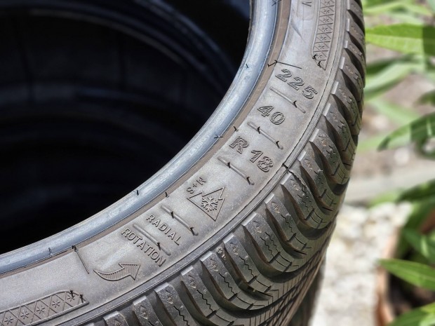 Újszerű Kleber Krisalp HP3 XL 225 / 40 R18 92V 18 colos téli gumi