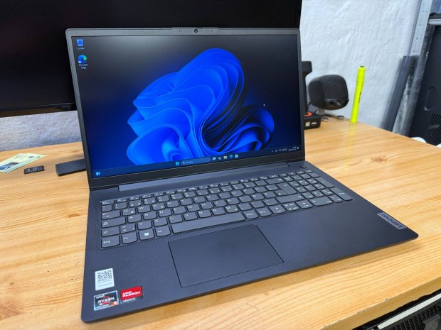 Újszerű Lenovo V15 G3 AMD Ryzen 5 8GB DDR4 256GB Nvme