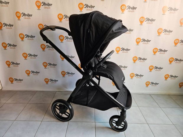 Újszerű Maxi-Cosi Street Plus megfordítható sport babakocsi