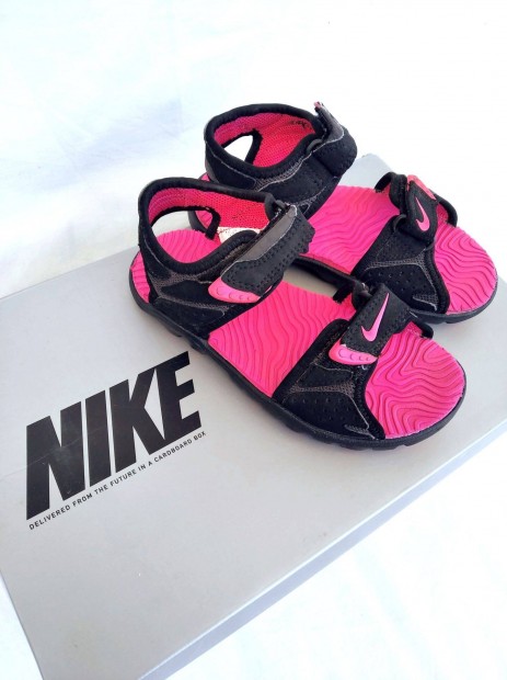 jszer Nike pink-fekete szn 29 mret lny szandl