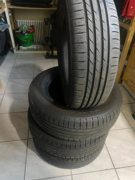 �jszer� Nokian Wetproof 1 ny�ri gumi szett 195/65 R15