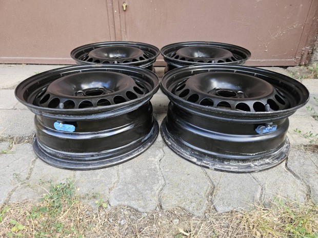 Újszerű Opel lemezfelni 15''
