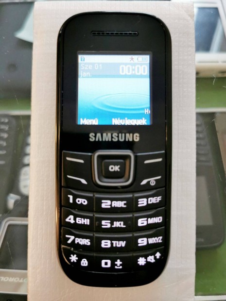 jszer Samsung E1200 retro nyomgombos telefon fggetlen